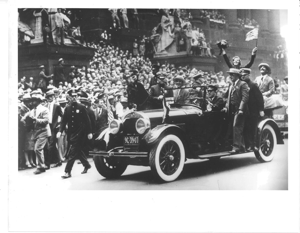 Gesperrte Vorschau: Parade 1926